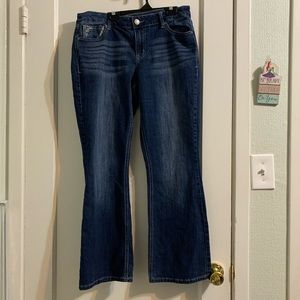 Maurices like new stretch 12s jean